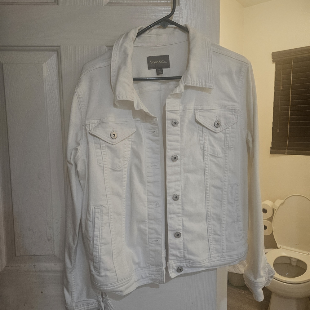 STYLUS Women's White Denim Jacket